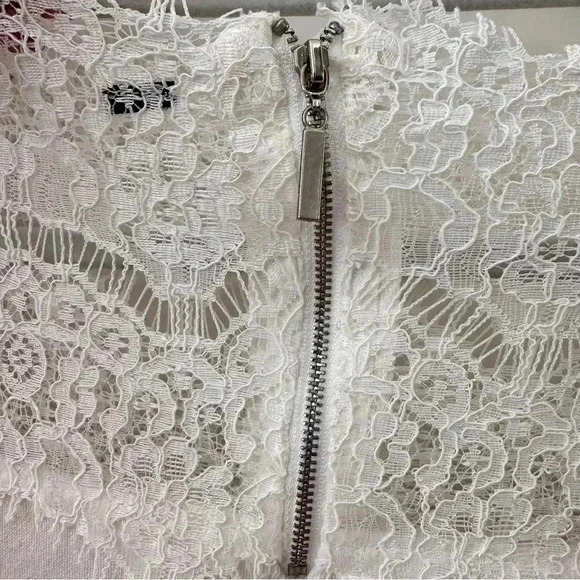 Lipsy Off Shoulder Ivory Sweater Eyelash Lace Trim Womens SM Coquette‎ Preppy - Picture 5 of 9